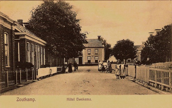 Hotel Bwekema en de Grintweg. Nu hotel de Zeearend en de Churchillweg. Gestempeld 1910